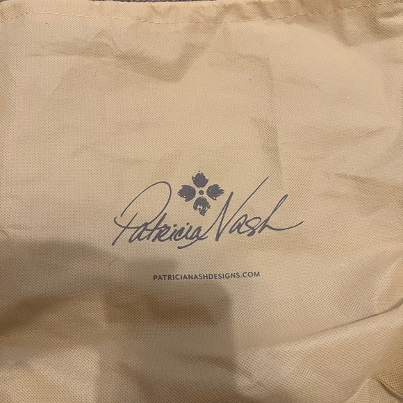 Mint condition Patricia nash handbag and wallet set, comes in dust bag. - Picture 3 of 8